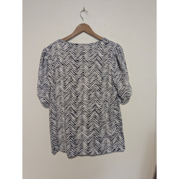 Chico’s Puff Sleeve Blouse 2 L Black White Chevron Stretch Knit Top Cotton Modal - Picture 2 of 5